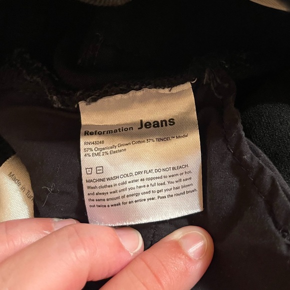 LAST CHANCE | Reformation Jeans Harper High Rise Skinny Jeans in Black - Picture 9 of 10